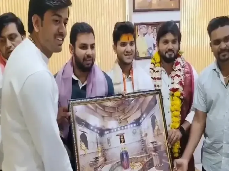 क्या यह कंट्रोल रूम है मृदुल तिवारी का? बिग बॉस 19 से निकलने के बाद बाबा महाकाल के दरबार पहुंचे