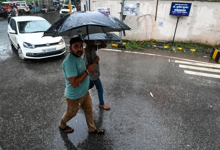 Yellow alert in 18 Bihar districts: thunderstorms, 40-50 kmph winds on Friday