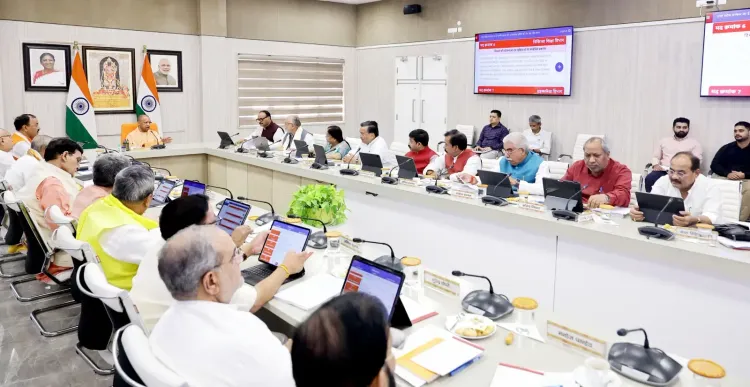 योगी कैबिनेट ने 22 प्रस्ताव पारित किए: शिक्षकों को ₹5 लाख कैशलेस इलाज, गाय पालन पर 50% सब्सिडी
