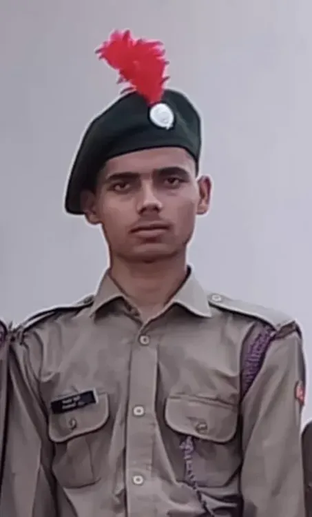 Moradabad youth, 19, shoots self dead after recording video on phone