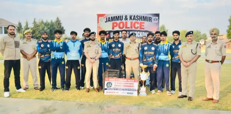 पुलवामा में अंडर-19 क्रिकेट टूर्नामेंट संपन्न, पुलवामा क्रिकेट टीम बनी चैंपियन