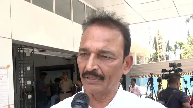 मीनाक्षी नटराजन का नामांकन रद्द: कांग्रेस विधायक भाई जगताप बोले — सुधार का मौका मिलना चाहिए था