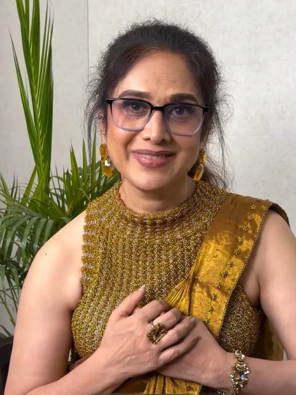 Meenakshi Seshadri seeks Bollywood return after 30 years in the US