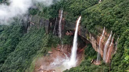सेवन सिस्टर्स फॉल्स: मेघालय का 315 मीटर ऊंचा अनोखा जलप्रपात, सात धाराओं में बहती है प्रकृति की शक्ति
