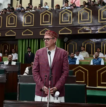 महबूबा मुफ्ती ने सीएम उमर अब्दुल्ला पर साधा निशाना, ईरान मुद्दे पर देरी से निंदा को लेकर उठाए सवाल