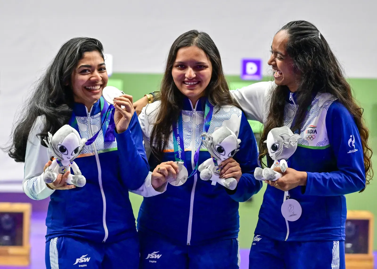 एशियन गेम्स 2026: 10 मीटर राइफल में भारतीय महिला टीम का सिल्वर, PM मोदी ने तीनों निशानेबाज़ों को सराहा