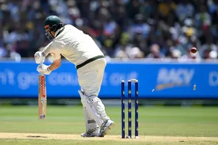 मेलबर्न टेस्ट: ऑस्ट्रेलिया की दूसरी पारी 132 पर सिमटी, इंग्लैंड को जीत के लिए 175 रन का लक्ष्य 