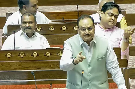 खड़गे पर जेपी नड्डा का जुबानी हमला, 'आपके लिए देश का विषय गौण हो जाता है'
