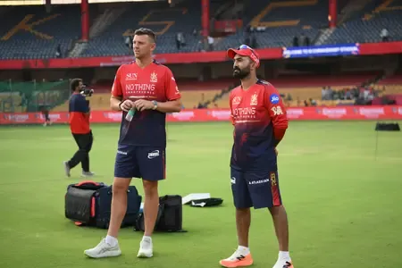 दिनेश कार्तिक का कोचिंग में नया दृष्टिकोण: हर खिलाड़ी की जरूरतें समझना और तैयार करना