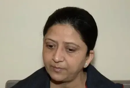 मेरे पिता से सीख लेकर दिग्विजय सिंह को संन्यास लेना चाहिए : निधि सत्यव्रत चतुर्वेदी