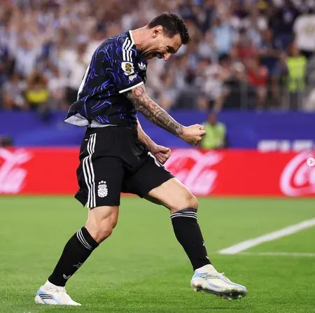 Messi scores in 7 consecutive World Cup games, sets all-time record