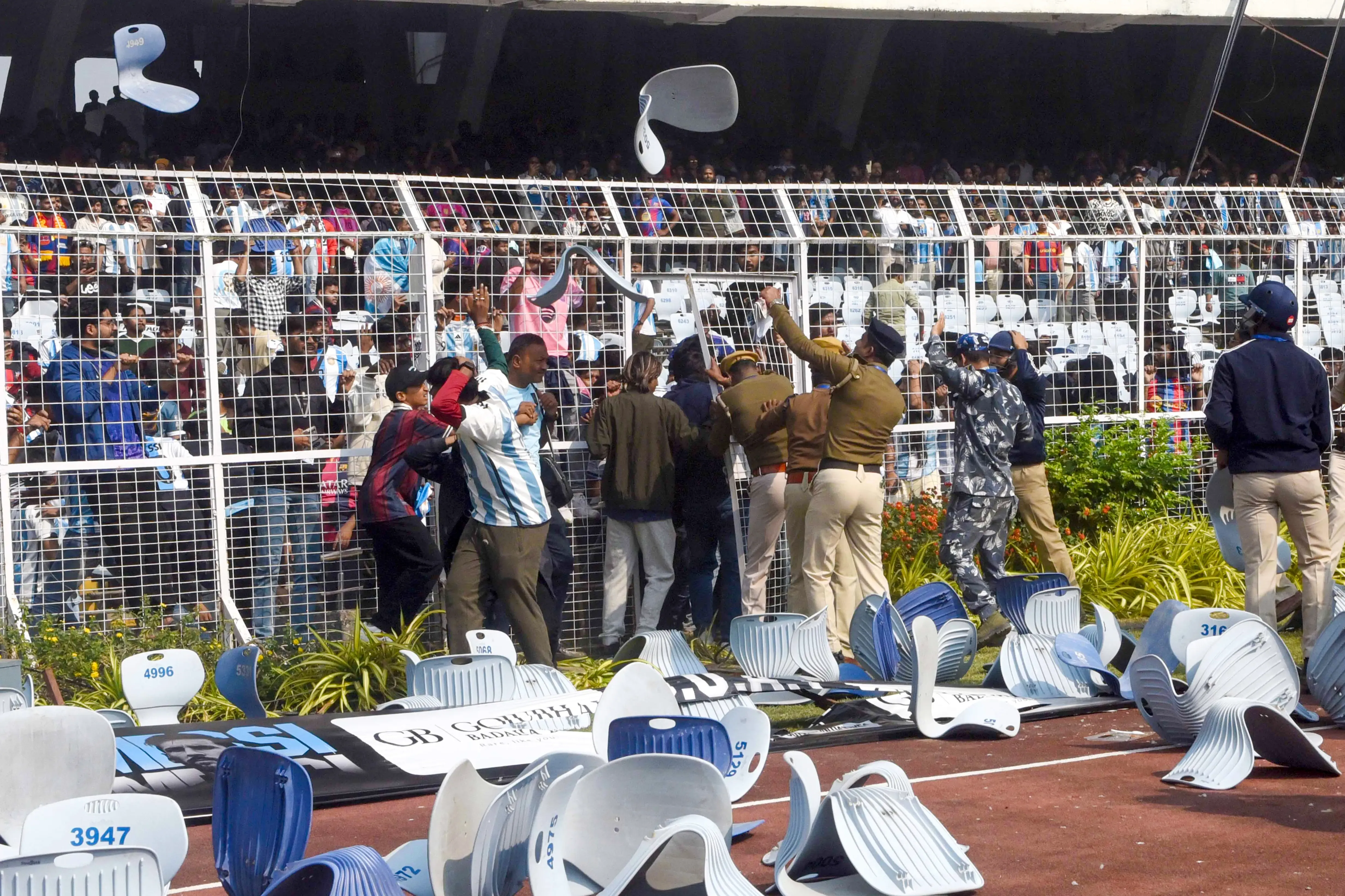 क्या मेसी के इवेंट में तोड़फोड़ के कारण पश्चिम बंगाल के खेल मंत्री ने इस्तीफा दिया?