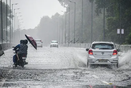 Heavy rain, thunderstorm alert for south Bengal districts in next 24 hours