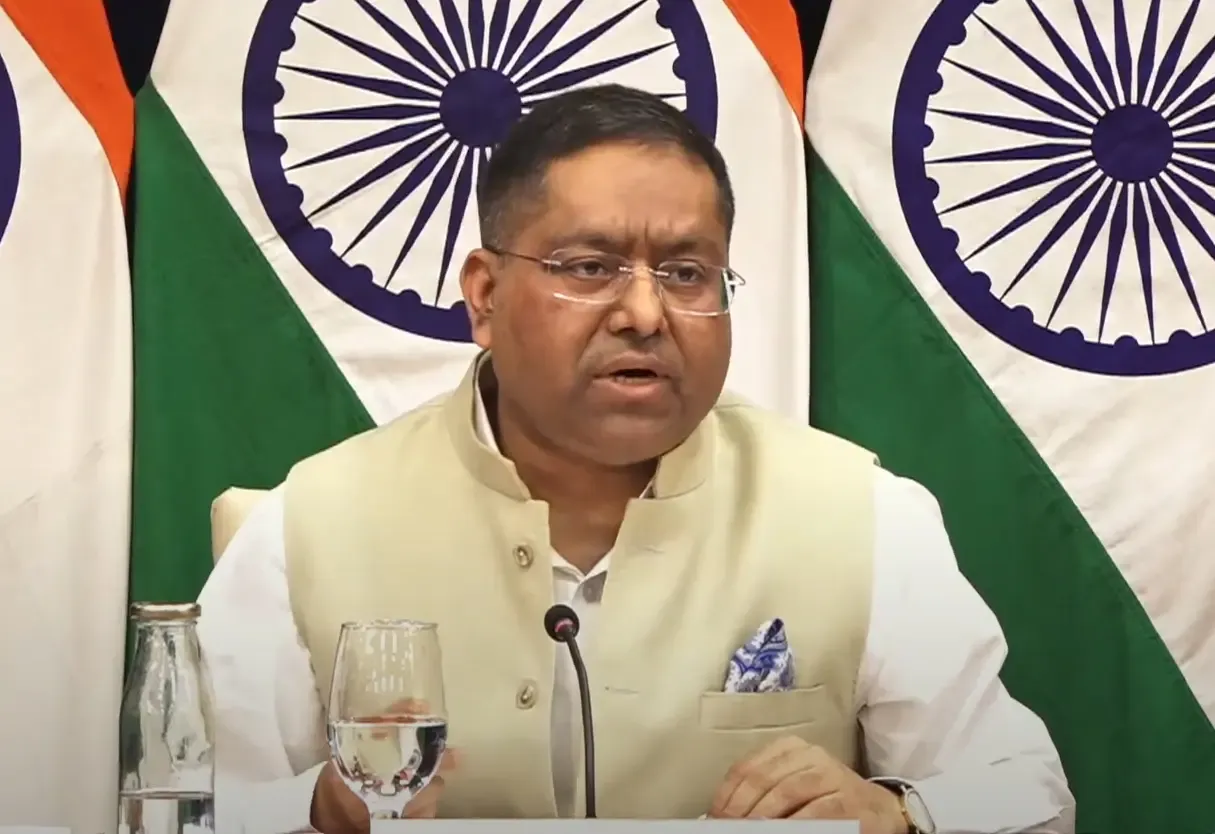 मध्य-पूर्व में व्यापारी जहाज पर हमला: दो भारतीयों की मौत, एक लापता