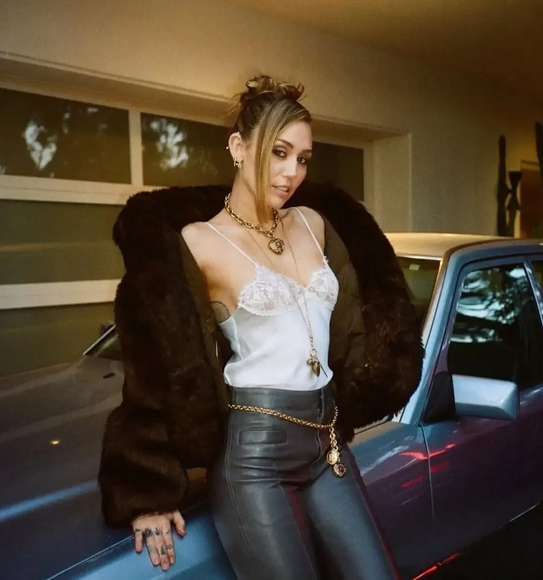 How Does Miley Cyrus Feel About Touring?