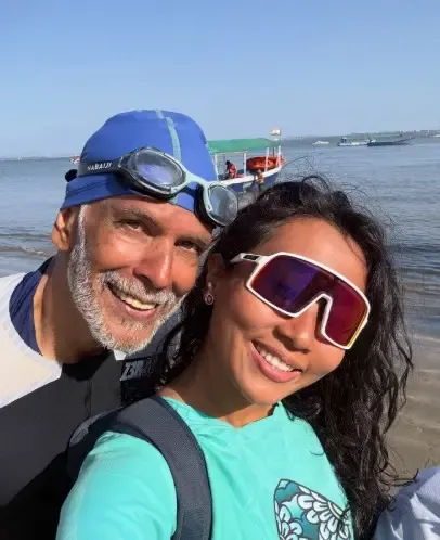 मिलिंद सोमन ने समुद्र में 20 किलोमीटर की तैराकी कर किया अद्भुत प्रदर्शन