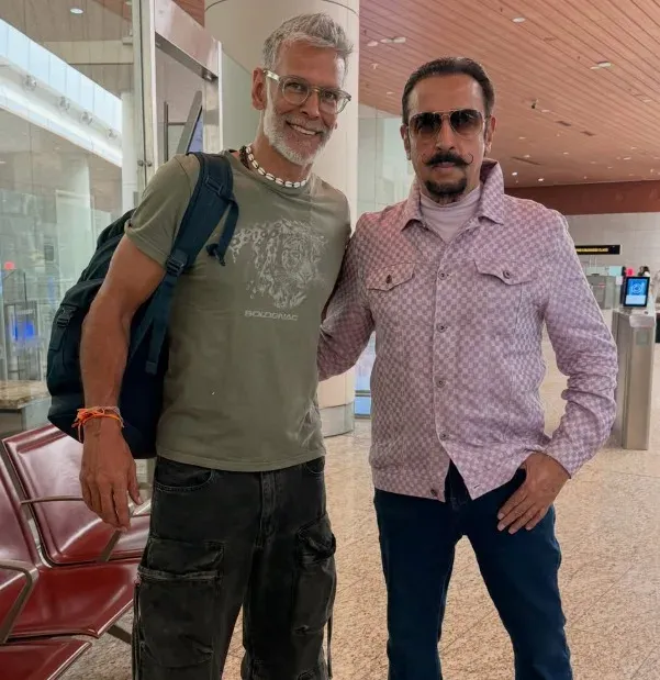 Milind Soman, Gulshan Grover reunite at airport 22 years after '16 December'