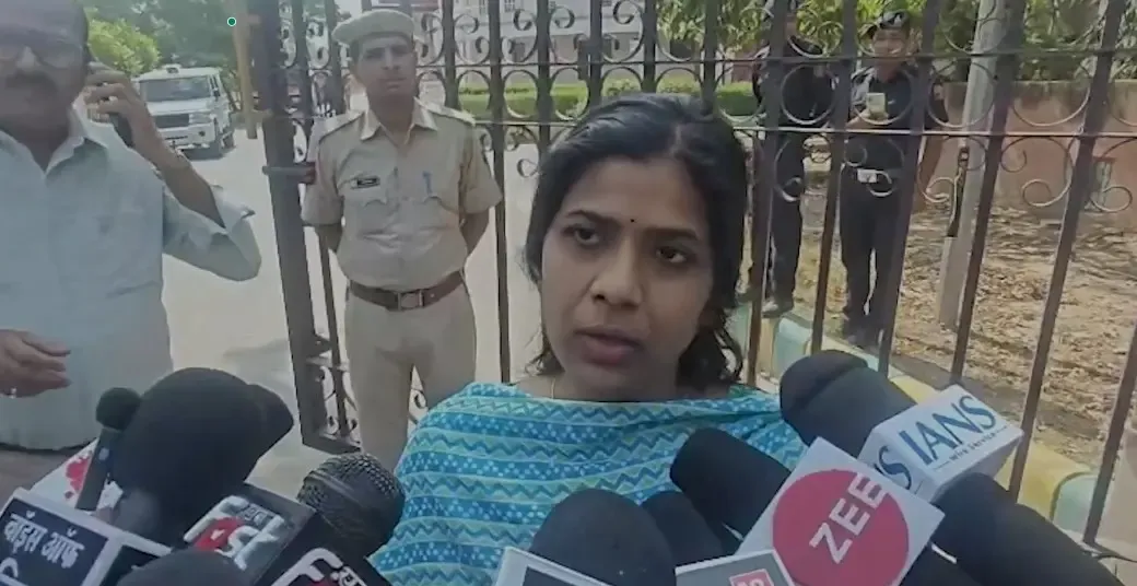 Bomb Threat at Alwar Mini Secretariat Creates Panic; Warning of Explosion at 3 PM