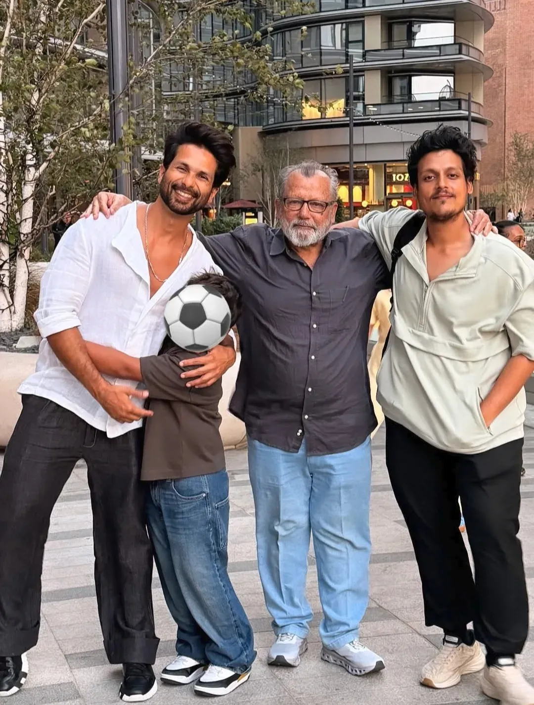 Mira Rajput shares Kapoor family vacation moments with Shahid & in-laws
