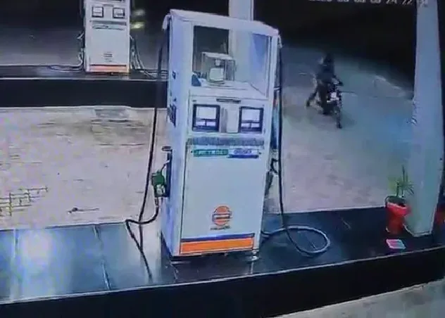 Gurdaspur firing: BJP leader Vijay Soni survives attack at petrol pump