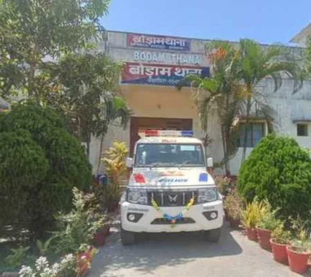 Girl student's body found hanging in East Singhbhum; family alleges murder