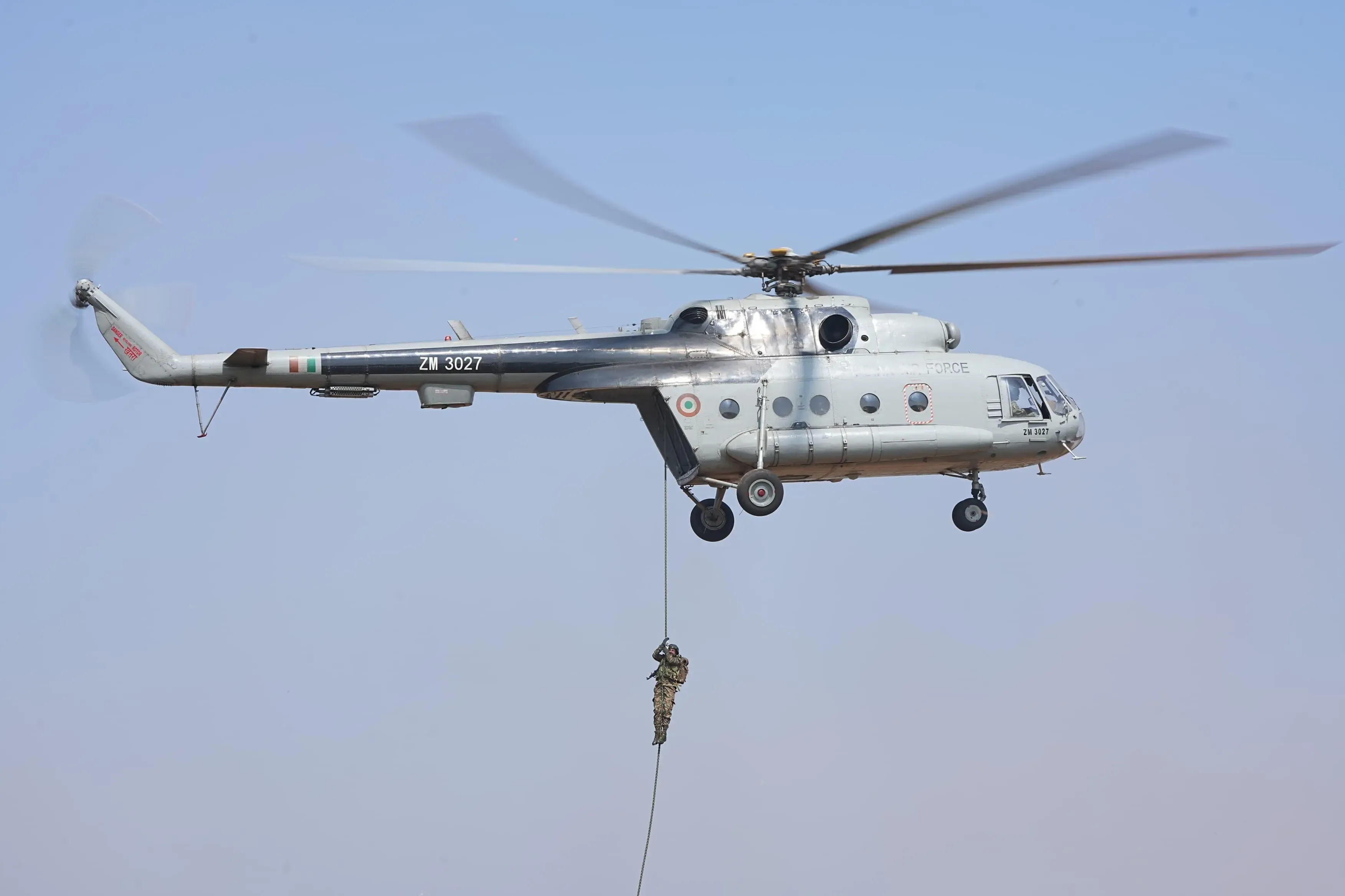 क्या मित्र शक्तिः ड्रोन, हेलीकॉप्टर और रोबोटिक से दुश्मनों को तलाश रहे भारत और श्रीलंका के जवान?