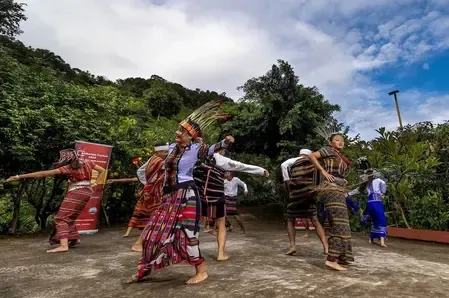 Why is Mizoram University Encouraging Handloom Attire Weekly?