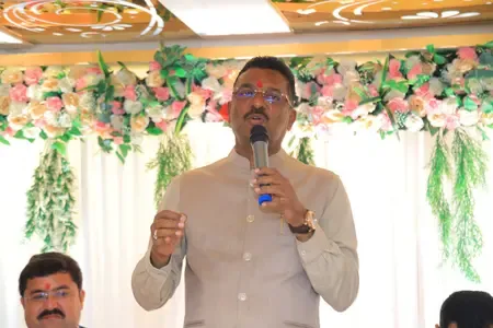 मनसे के प्रोटेस्ट को अनुमति नहीं मिली तो अपनी ही सरकार से महाराष्ट्र के मंत्री ने पूछे सवाल