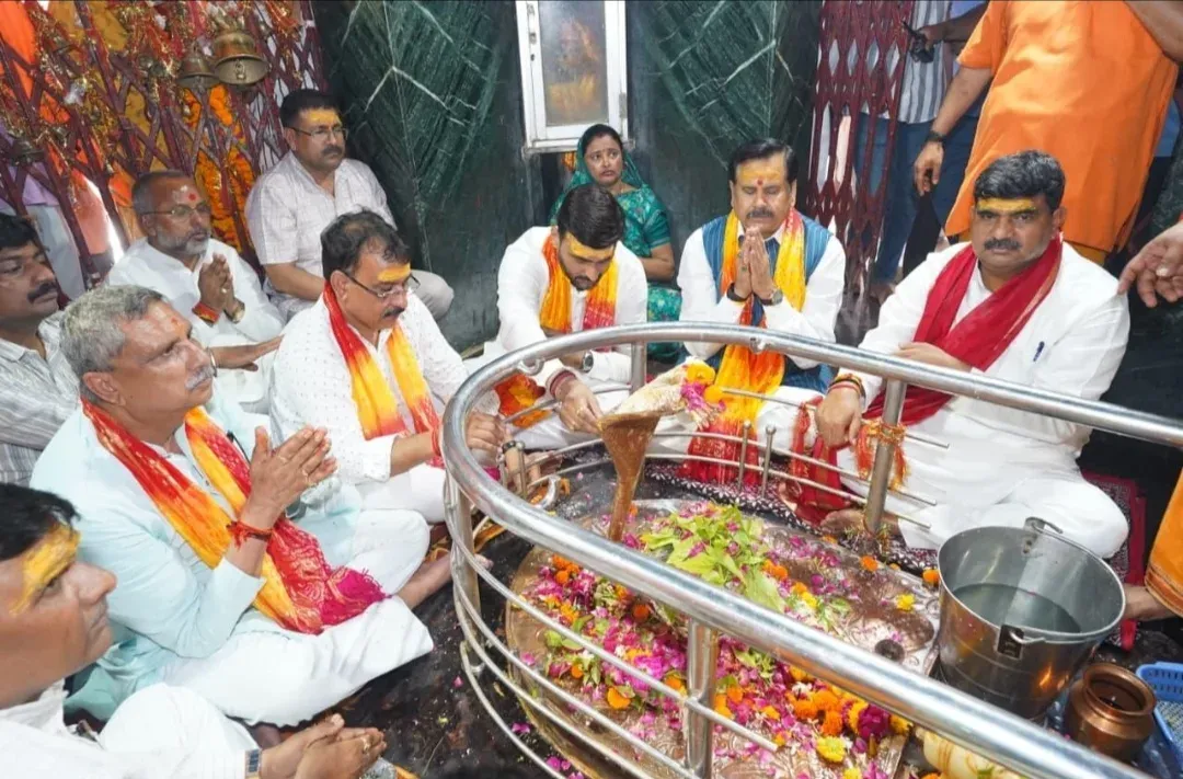 मोदी सरकार के 12 साल: यूपी में भाजपा का आस्था अभियान, मंदिरों में पूजन कर 'विकसित भारत' का संकल्प दोहराया