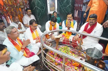 मोदी सरकार के 12 साल पूरे होने पर यूपी में भाजपा का आस्था अभियान, मंदिरों में पूजा कर दोहराया 'विकसित भारत' का संकल्प