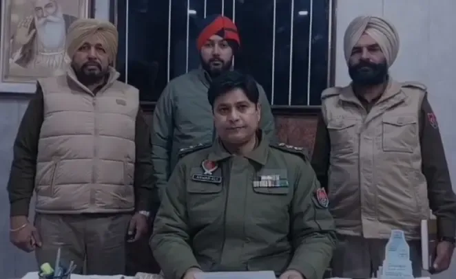 क्या मोगा में पुलिस ने चार जिंदा कारतूस और दो पिस्तौल बरामद की?