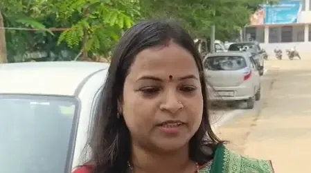 मोहनिया विधानसभा सीट से राजद प्रत्याशी श्वेता सुमन ने भरा नामांकन, बोलीं- इस बार जनता बदलेगी सरकार