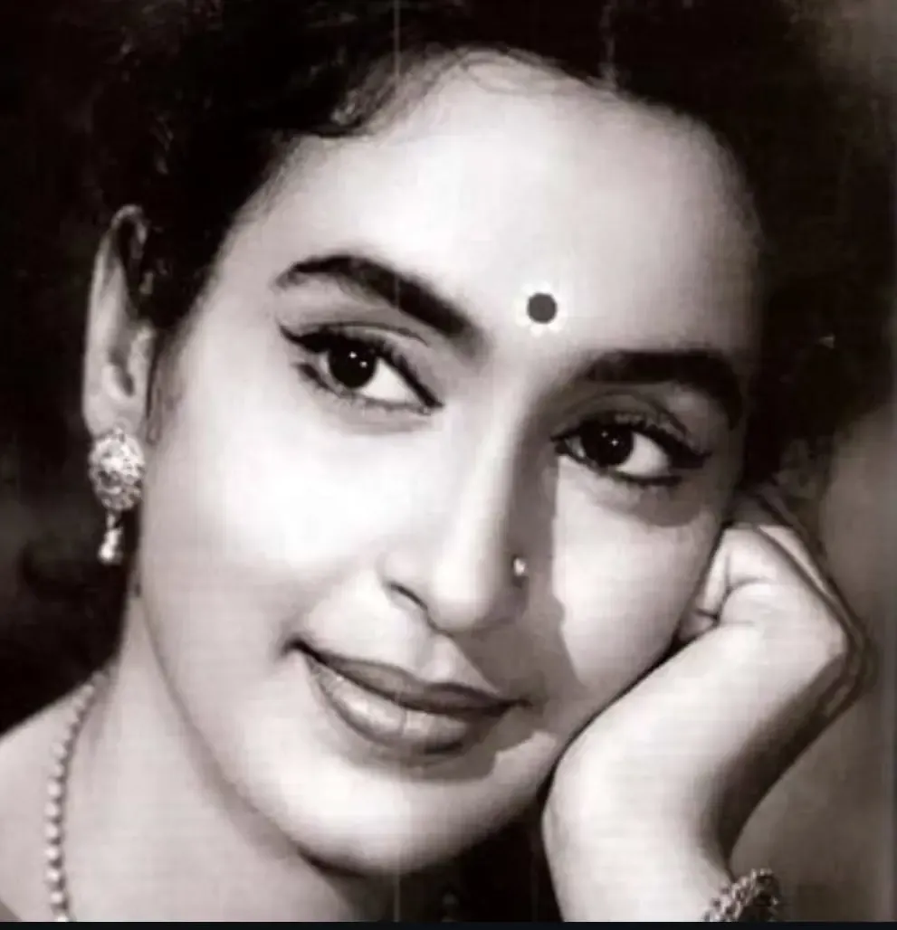 How Did Mohnish Bahl Honor His Mother Nutan on Her 35th Death Anniversary?