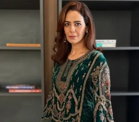 Why Does Mona Singh Believe Mistakes Are Lessons?