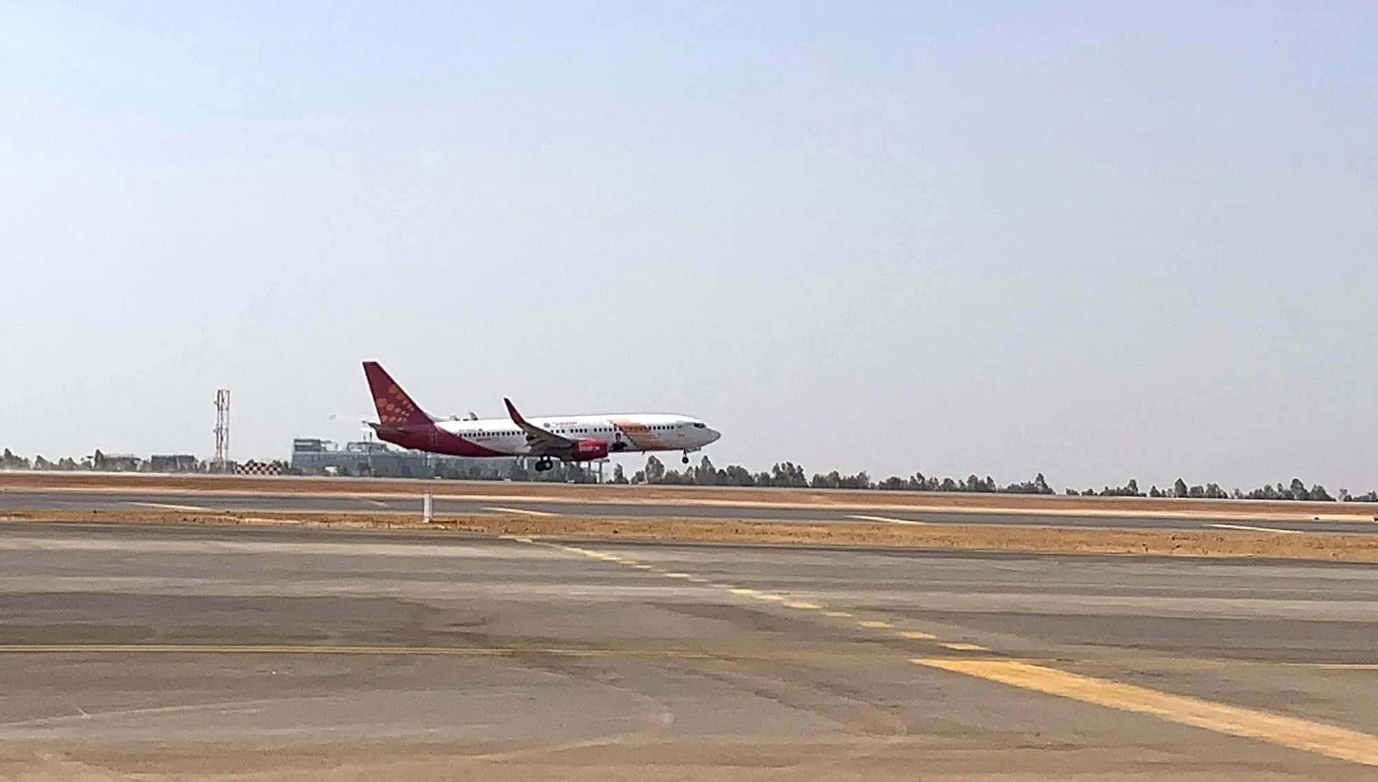 SpiceJet Encounters Trouble: Flight Redirected to Patna Airport Due to Windshield Issue