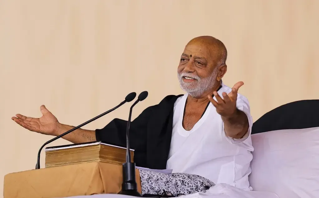 Morari Bapu Commits Financial Aid for Education in Gujarat's Tribal Areas