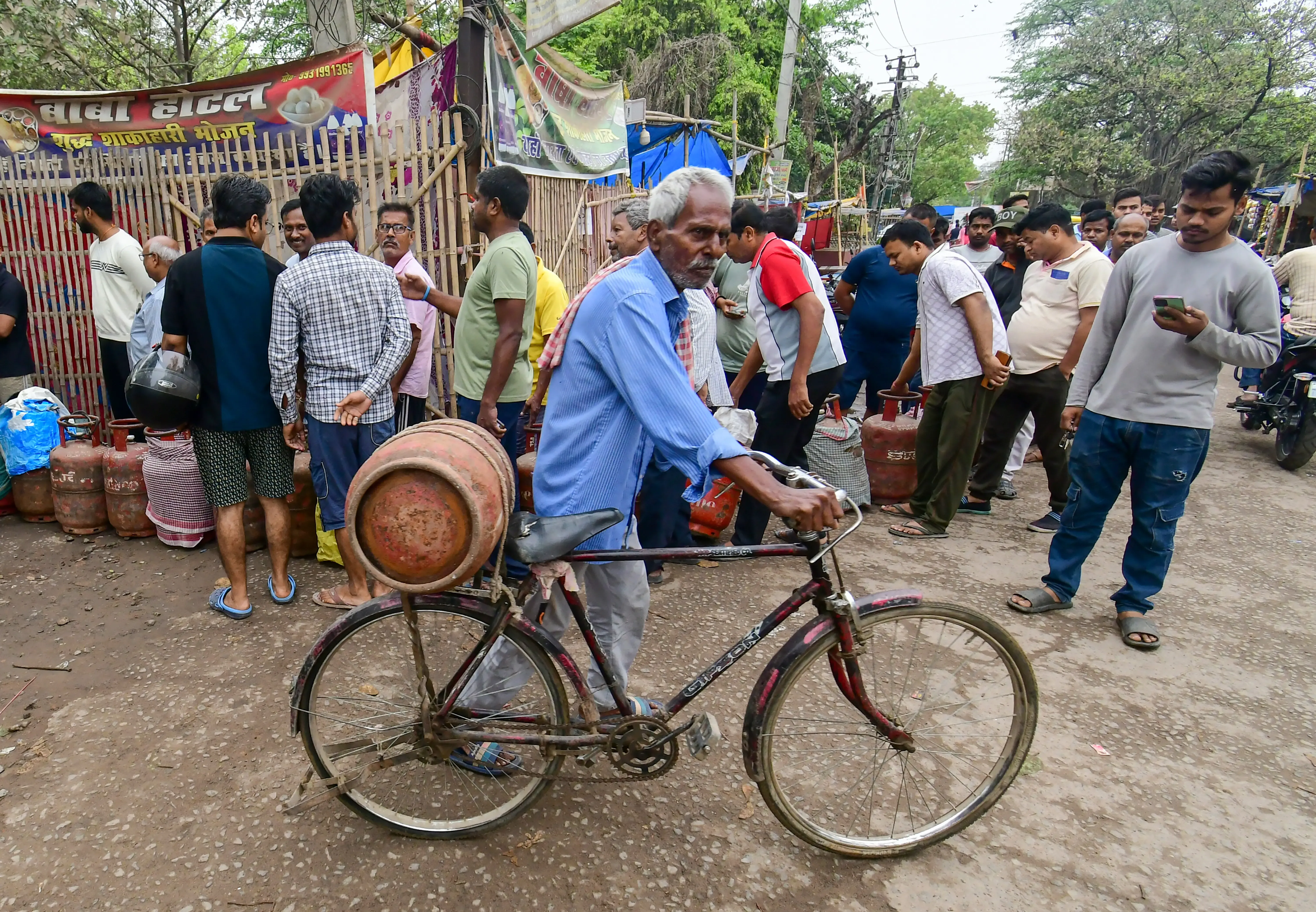 Government Increases LPG Supply for Priority Sectors and Ensures Regular Fuel Deliveries