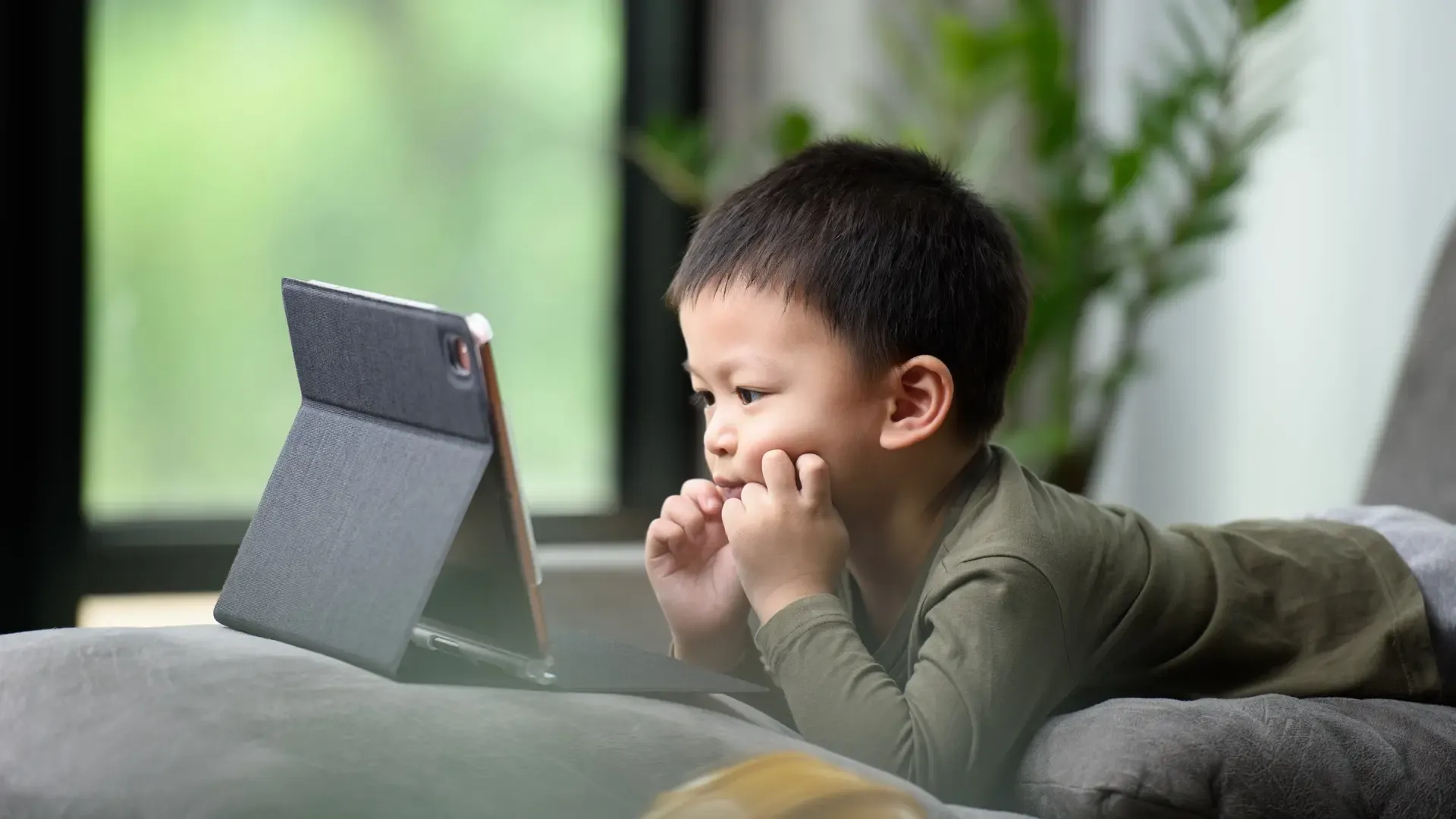 Excessive Screen Time Might Hinder Language Skills in Toddlers: Research