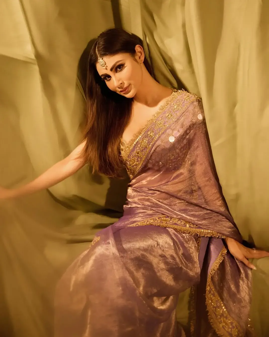 Did Mouni Roy Just Indulge in a Long-Awaited Bengali Feast?