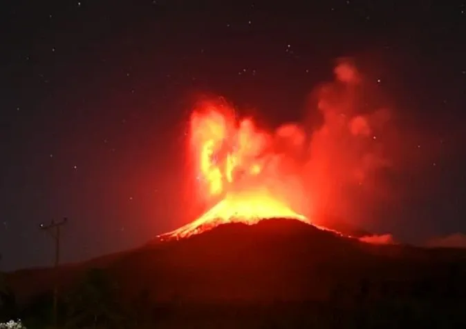 What Happened During the Recent Eruption of Mount Lewotobi Laki-laki in Indonesia?