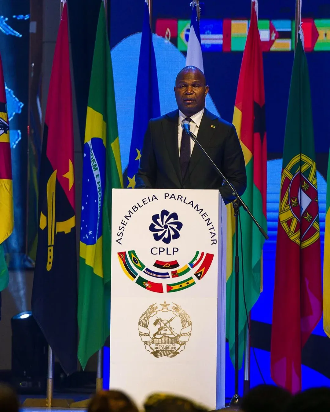 How is Mozambican President Encouraging Youth to Lead Sustainable Development?