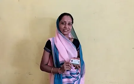 Ayushman Bharat Cards Distributed to Anganwadi and ASHA Workers in Neemuch