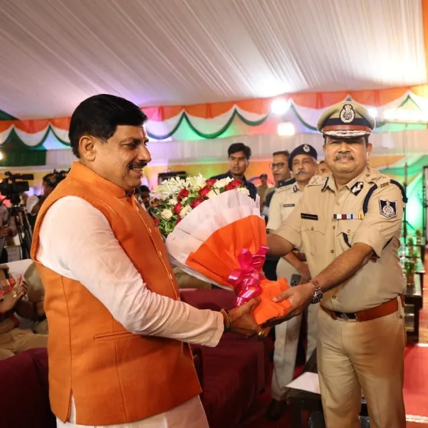 MP CM Dr. Mohan Yadav Honours President's Medal Recipients
