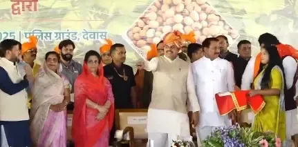 How Did MP CM Transfer Rs 233 Crore to 1.33 Lakh Soyabean Farmers?
