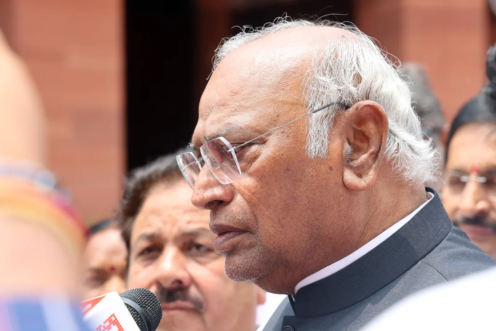 MP Congress PAC meets 5 hours in Bhopal, targets BJP on farmers, OBCs