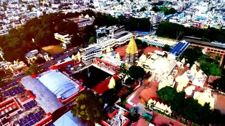 Did a Couple Experience Misbehavior from Security at Ujjain's Mahakal Temple?