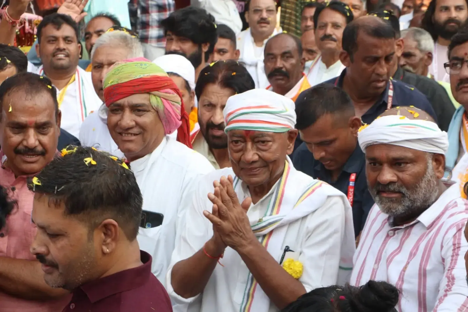 Digvijaya Singh meets farmers on day 3 of Ujjain-Ayodhya padyatra