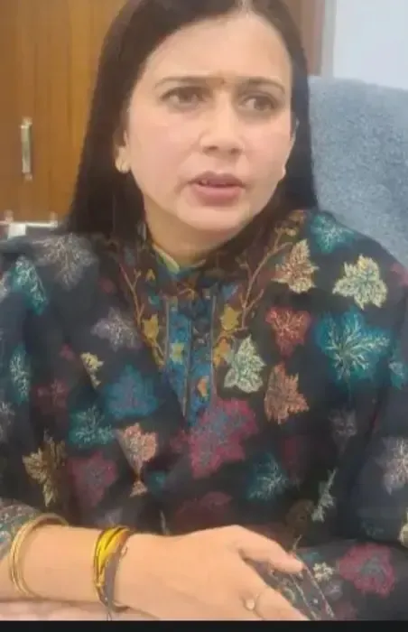 Why Was the MP Excise Officer Mandakini Dikshit Suspended After a Viral Video?