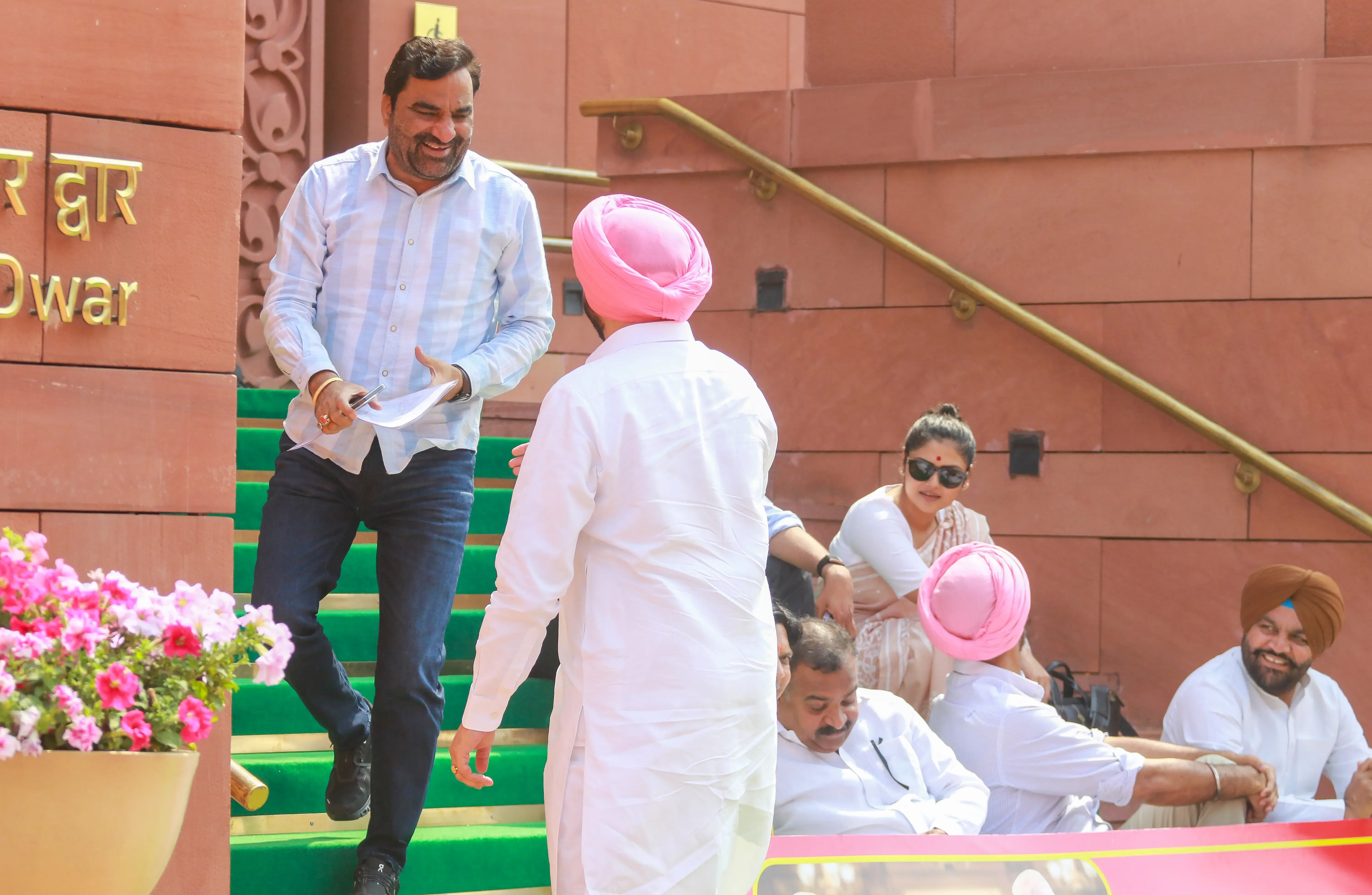 MP Hanuman Beniwal Highlights Gas Cylinder Crisis in Lok Sabha