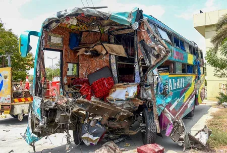 Chhindwara-Betul highway crash kills 5 labourers, 18 critical near Temani Khurd
